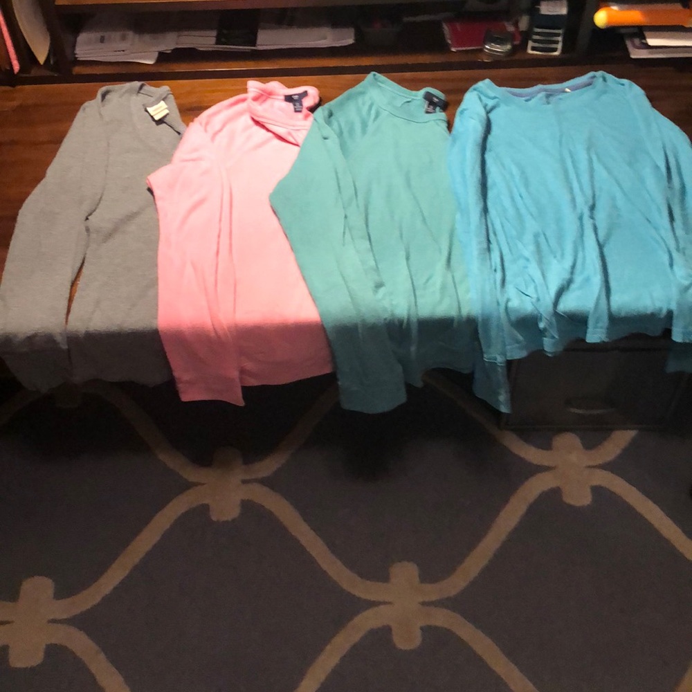 Women’s long sleeve shirt lot